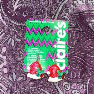 🎀 Claire’s Holiday earrings